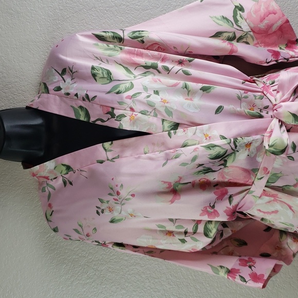 Soho Apparel | Women's Floral Self-Tie Robe Sz M - Picture 2 of 9